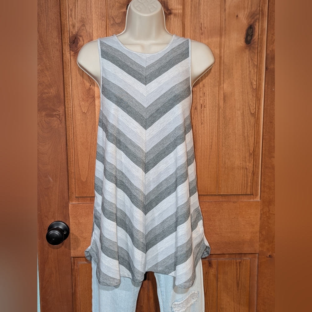Mossimo‎ Supply Co. Gray and White Chevron Tunic